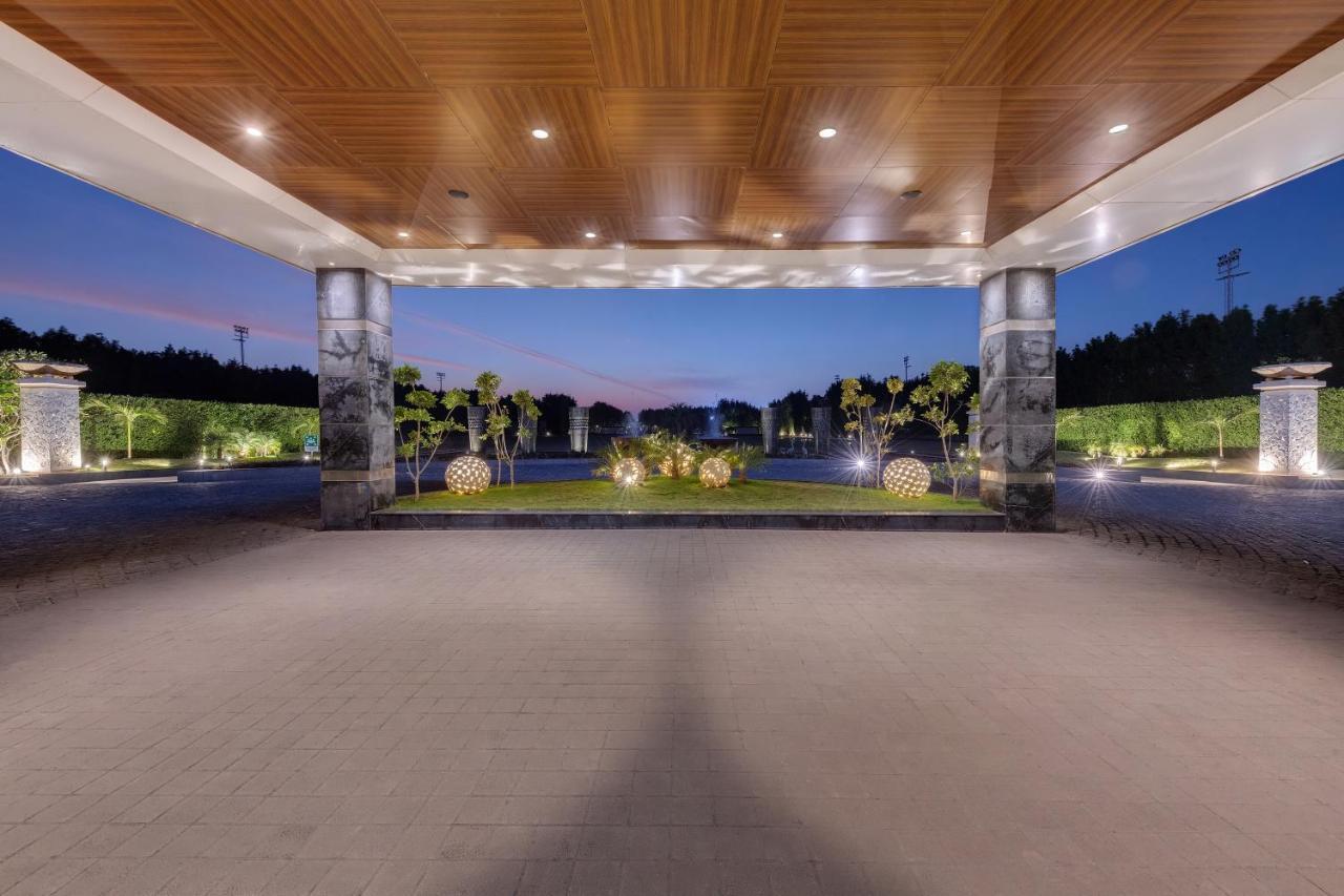 Radisson Resort & Spa Kandla Гандхидхам Экстерьер фото