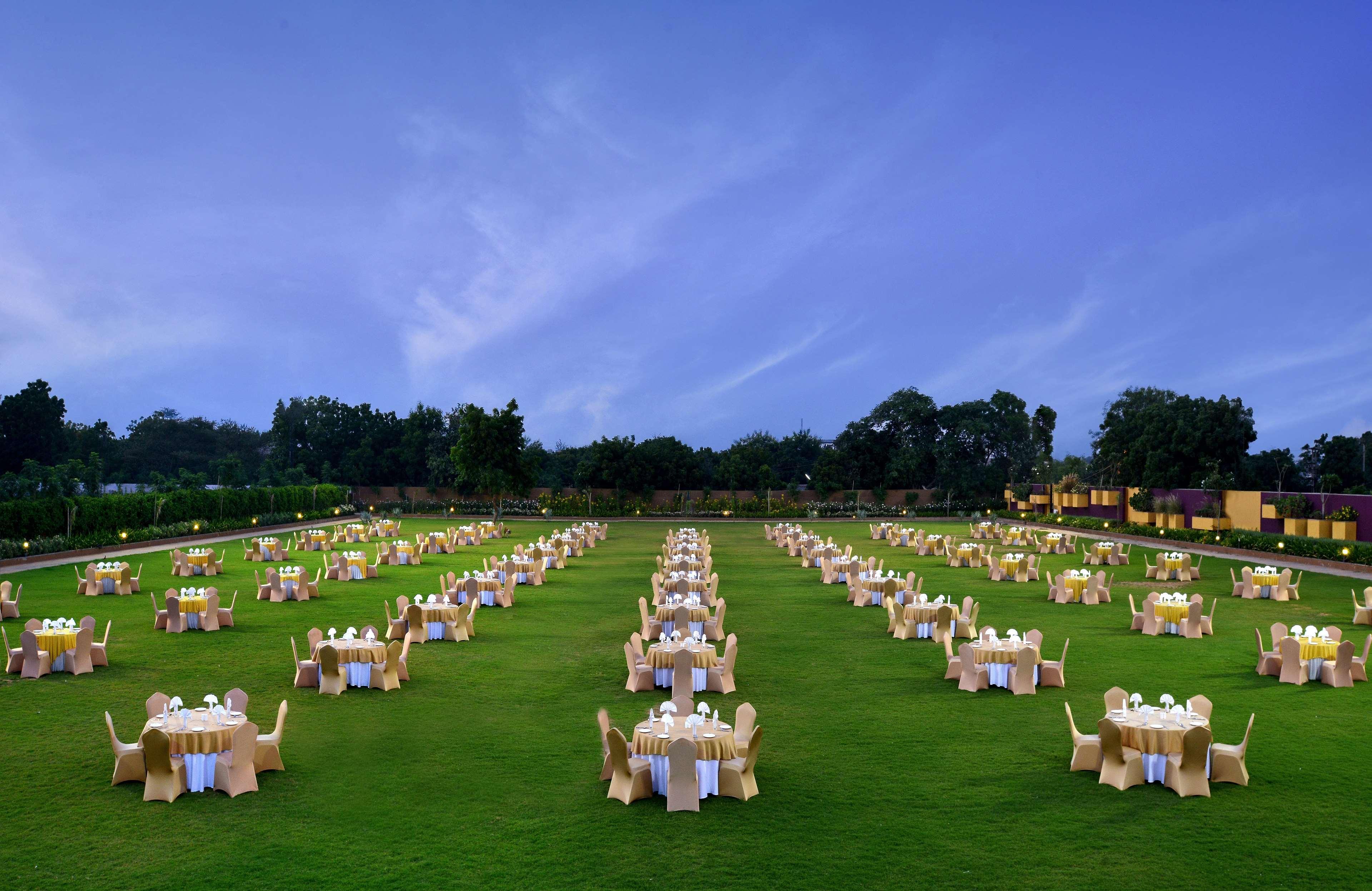 Radisson Resort & Spa Kandla Гандхидхам Экстерьер фото