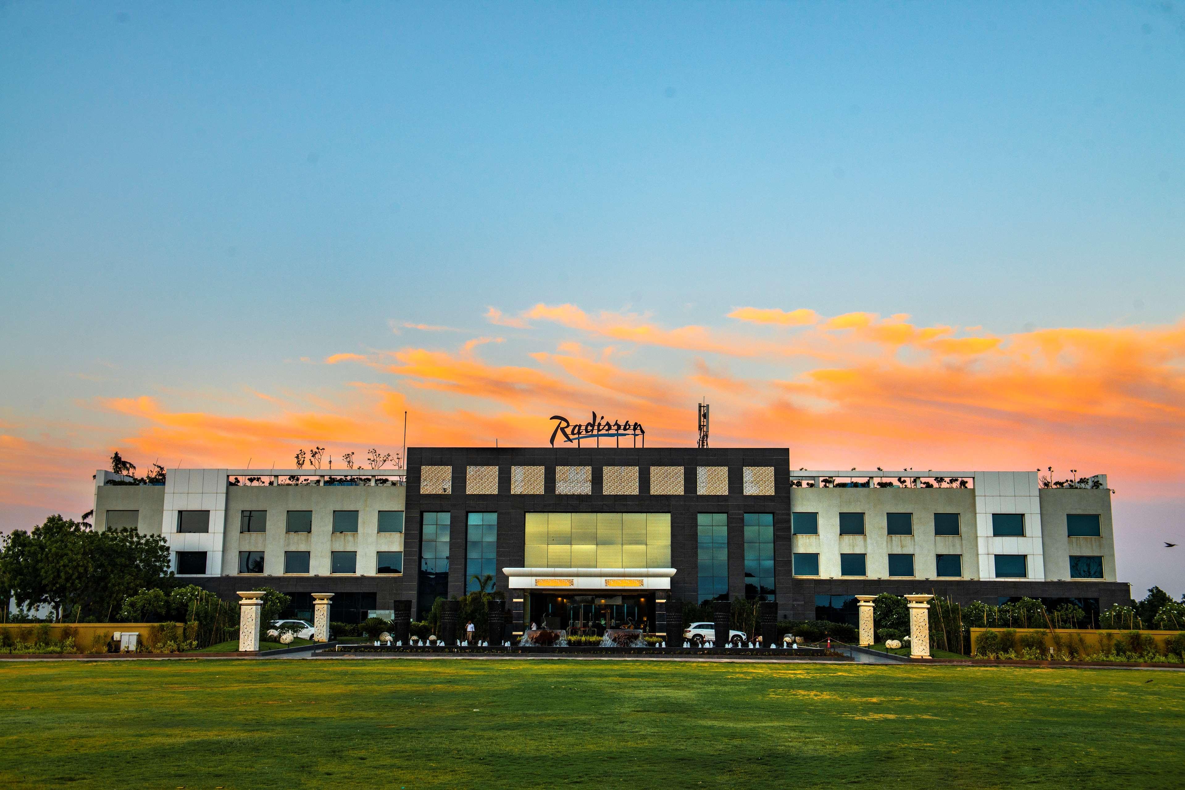 Radisson Resort & Spa Kandla Гандхидхам Экстерьер фото